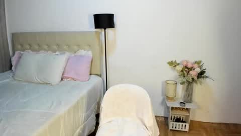 Arra Brown online show from March 25, 12:54 pm