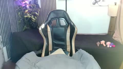 wildcock_tamarra online show from April 19, 6:43 pm