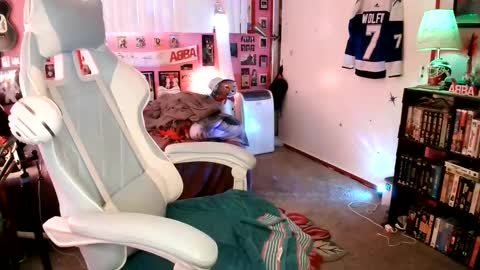 Wolfie online show from September 20, 10:37 pm