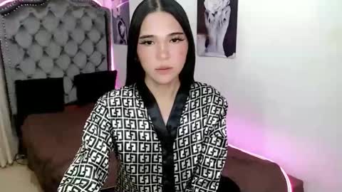 xairah_doux online show from October 24, 3:22 am