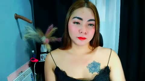 xxmiahot online show from June 19, 5:39 pm