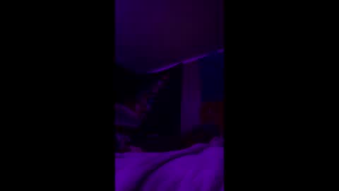 Ella Ts online show from April 9, 6:15 am