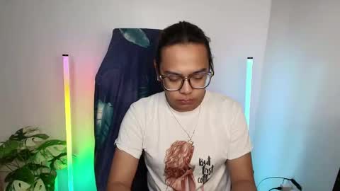 your_dreamgirlxxx69 online show from March 28, 11:34 am