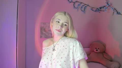 Alice online show from March 18, 4:39 pm