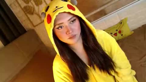 JEN  online show from February 22, 1:36 pm