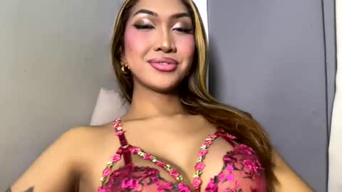 yourlovebella88 online show from April 7, 6:20 pm