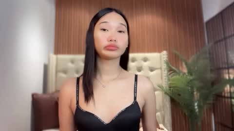 yoursluttyashxx online show from February 3, 5:40 pm