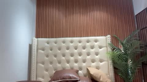 yoursluttyashxx online show from February 21, 3:59 pm