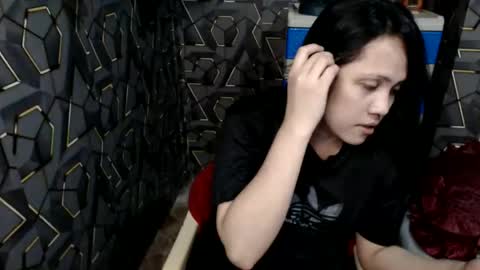 yumi online show from October 5, 3:01 pm