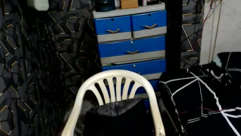 yumi online show from April 5, 12:30 am