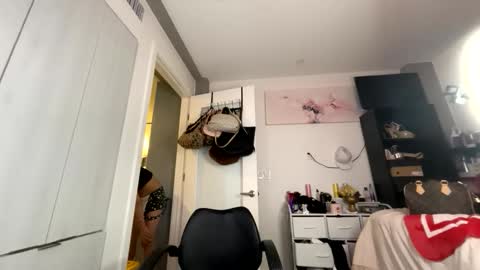 BbyTSSLut online show from March 27, 3:09 am