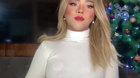 Miss Cali online show from December 15, 5:10 pm