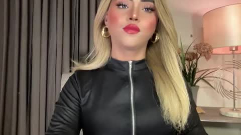 Miss Cali online show from February 3, 3:53 am
