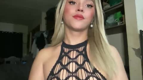 Miss Cali online show from November 27, 8:21 pm