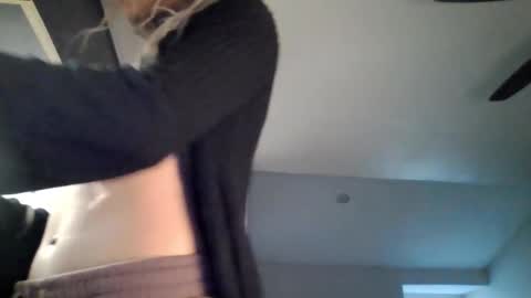 ZYA online show from February 24, 11:09 pm