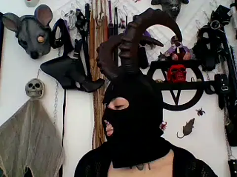 FeticheMacabre online show from April 7, 4:30 pm