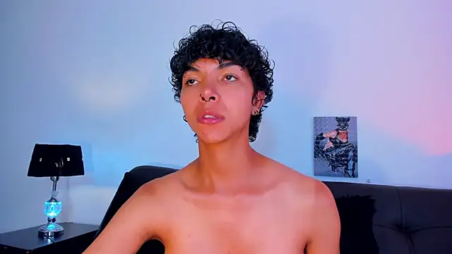 xhenisa  online show from January 28, 8:47 pm