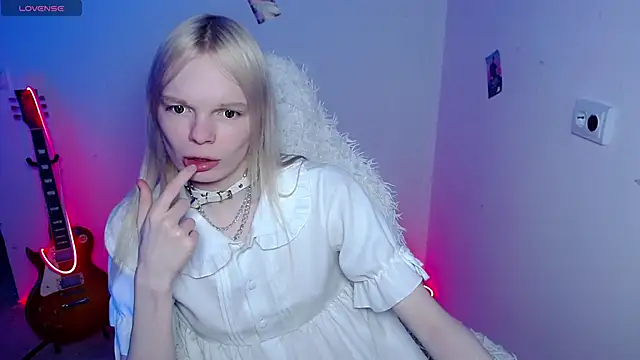 Emily Nyaffee online show from March 4, 6:23 pm