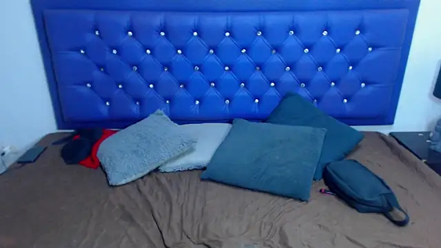 kiwii nasty online show from October 26, 1:12 am