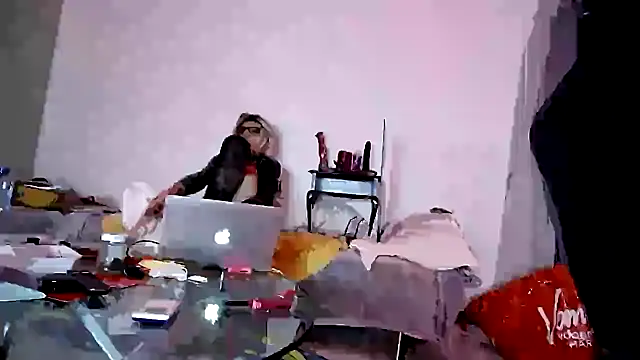 Snapshot of CharlotteVixxens chatting on January 31, 2:58 am CharlotteVixxens online show from January 31, 2:58 am