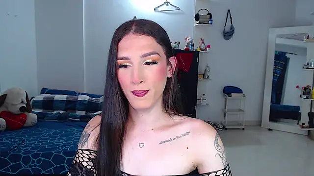 Playwithlulut77 online show from April 20, 9:49 pm