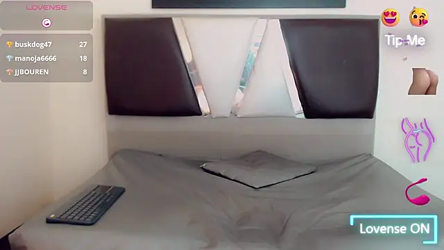 hilary rodriguez online show from March 13, 8:03 pm