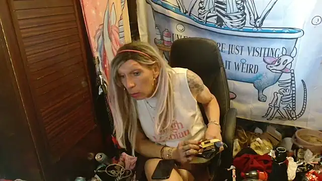 Ombeline1 online show from April 1, 1:41 pm