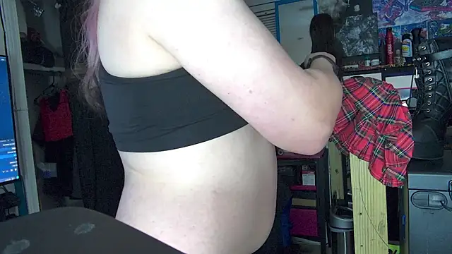 famousALYX online show from February 28, 10:22 am