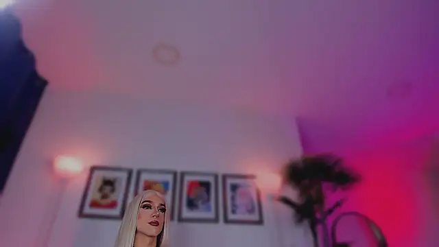 Taylor  foxxx online show from November 6, 5:40 am