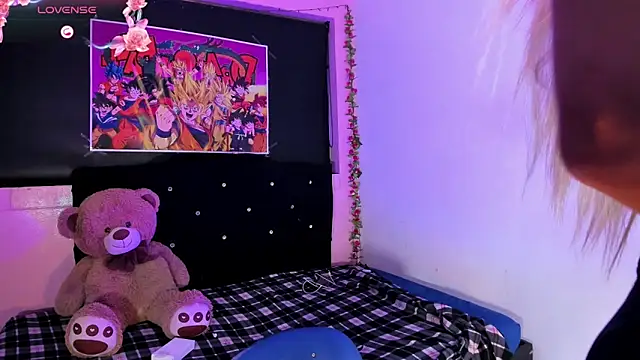 rosedewitt online show from March 21, 10:17 am