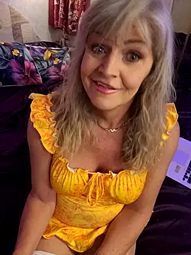 annika lately online show from April 3, 3:27 am
