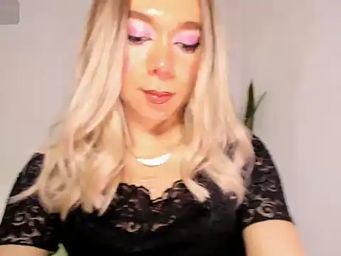 victoria qq online show from October 25, 8:37 pm