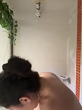 Nathcurly  online show from April 18, 2:57 am