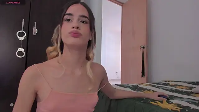 its me miley online show from October 25, 2:01 pm