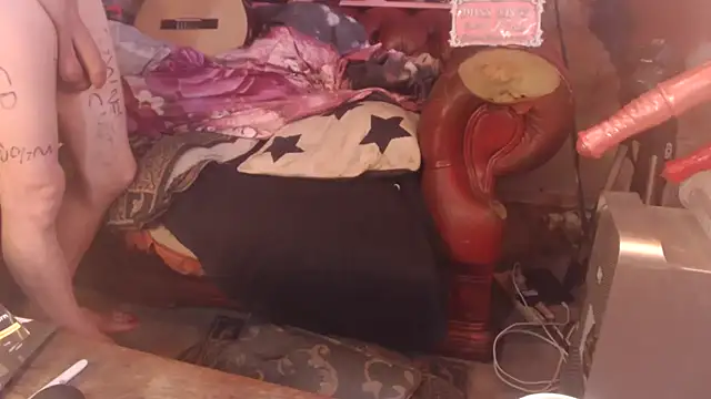 amandabarefoot online show from September 11, 8:33 am