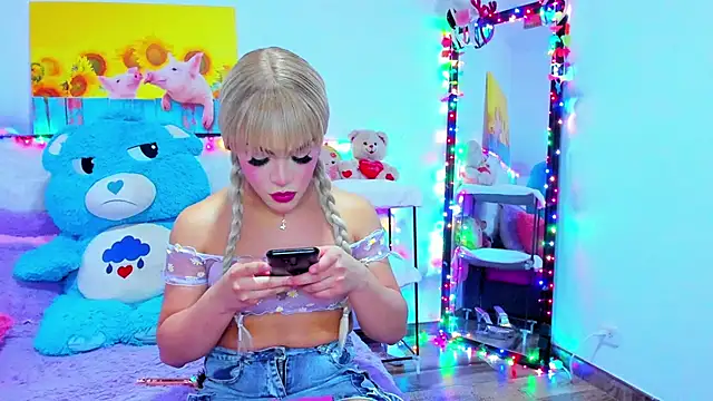 Candy Candy   online show from February 4, 7:51 pm