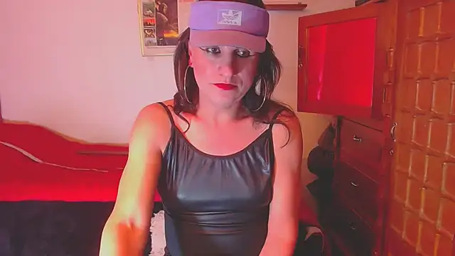 LorenJade online show from November 9, 9:32 am