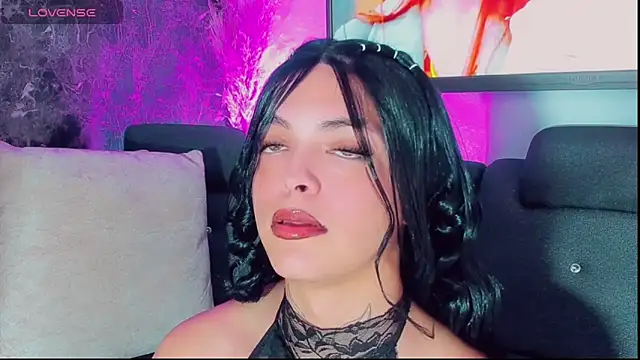 Emmaa Saenz  online show from October 30, 9:58 pm