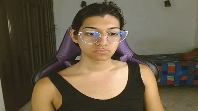 engielphoenis14 online show from October 23, 11:20 pm