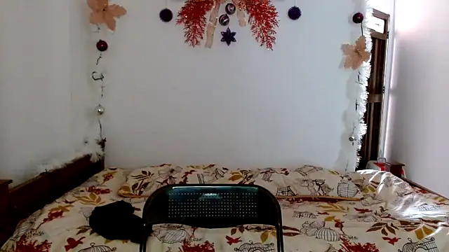 carolinemiller7 online show from December 29, 6:38 pm