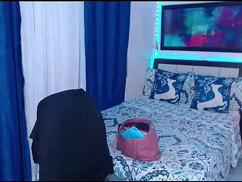 Heavenly Treats online show from December 5, 3:33 am