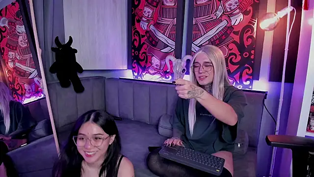 JadeyKhada online show from March 31, 11:28 pm