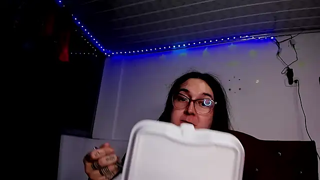 Sweet-Suck69 online show from March 12, 3:57 am