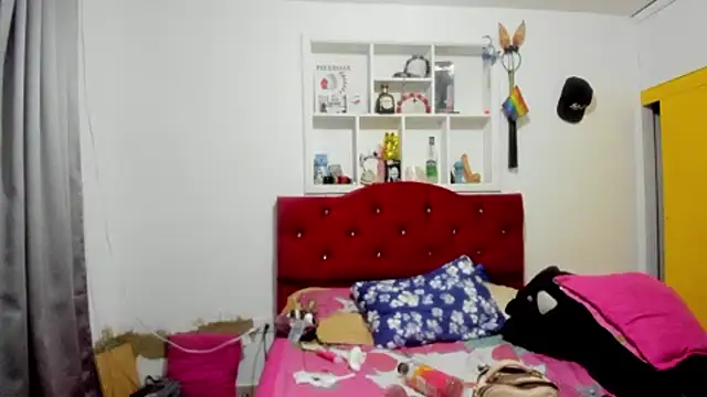 Sweet-Suck69 online show from April 21, 2:51 am