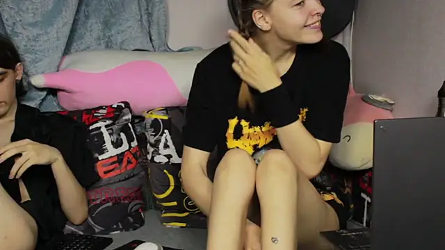 Kamala Adele online show from September 29, 8:19 pm