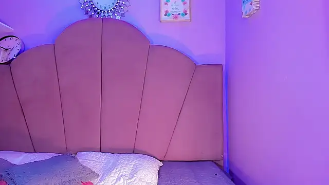 ValeriaAguilar online show from November 22, 10:01 pm