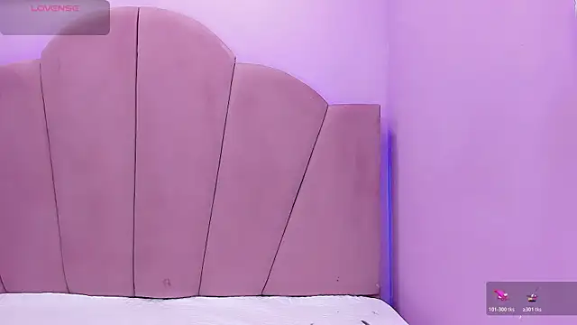 ValeriaAguilar online show from April 21, 10:38 pm