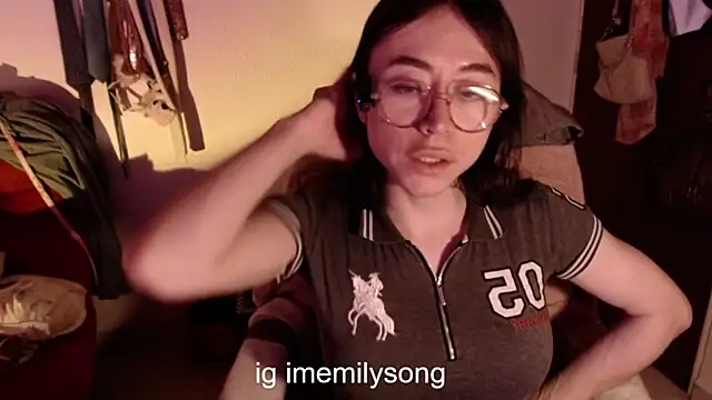 emily pearl  online show from November 27, 11:06 pm