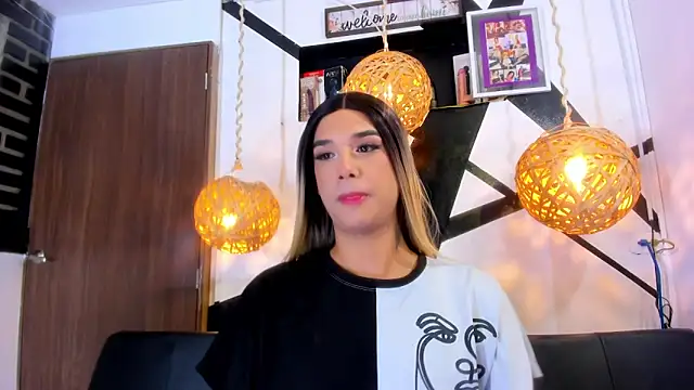 victoria aleia  online show from October 27, 1:13 am