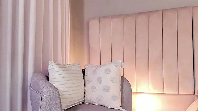 Paulina Monroy online show from November 12, 2:02 am